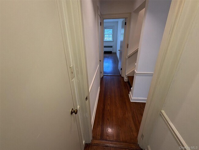 Building Photo - 6 Raven Way