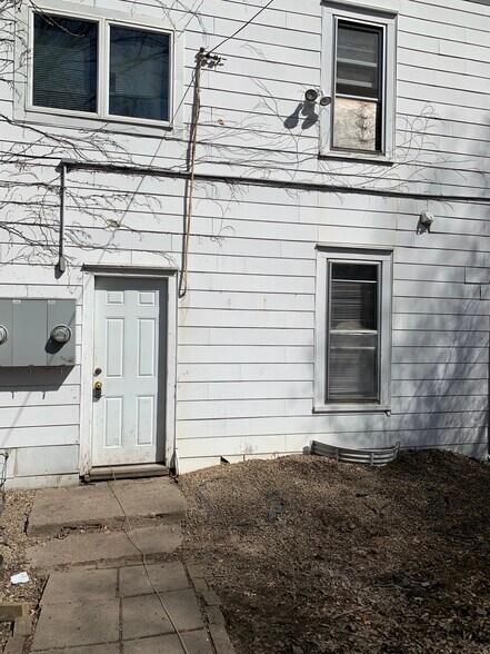 Back of the house - 622 Erie St SE