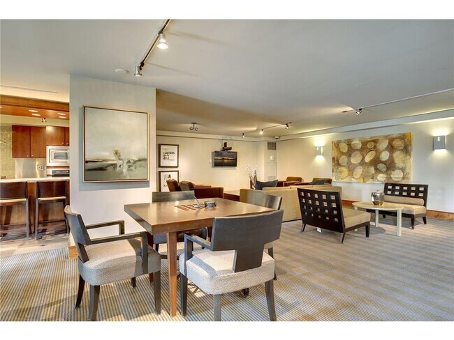 Building Photo - 401 S 1st St