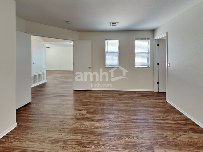 Building Photo - 17182 N 184th Drive