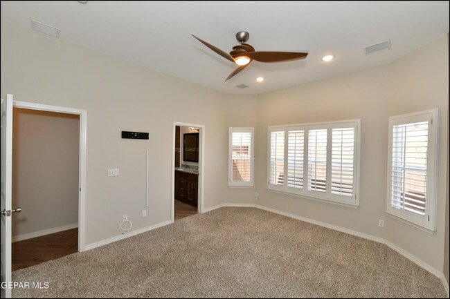 Building Photo - 6933 Copper Town Dr