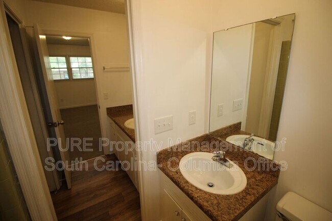 Building Photo - 206 Grantham Rd