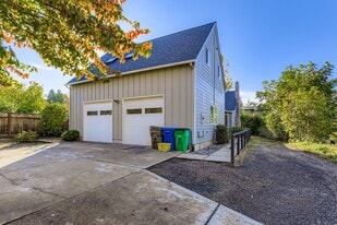 Building Photo - 6218 SW Garden Home Rd