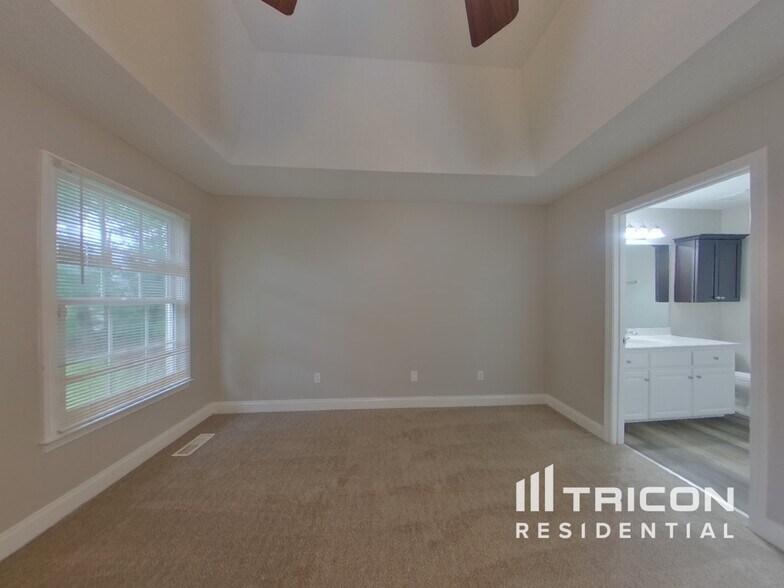 Building Photo - 1527 Seejay Ct