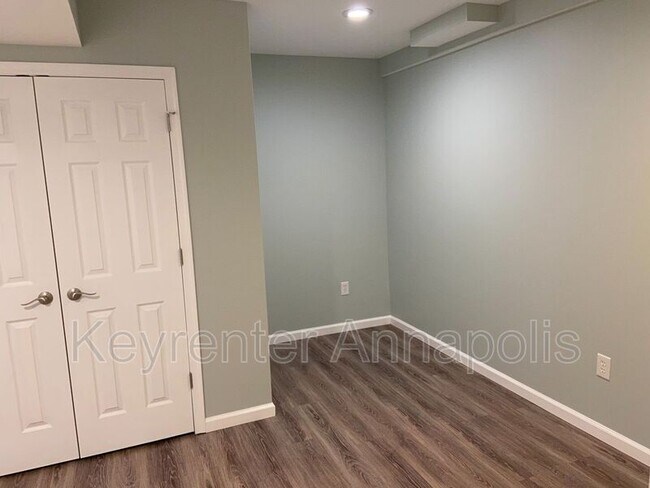 Building Photo - 840 Valentine View
