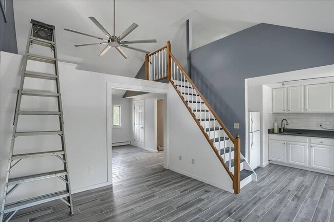 Building Photo - 205 Hudson St