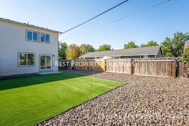 Building Photo - 1070 S Grand Dr