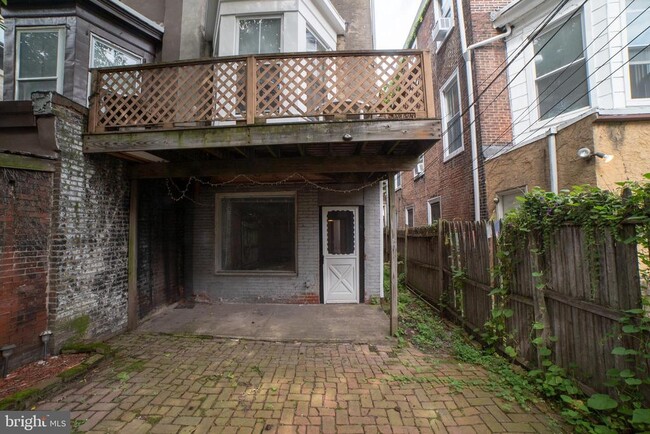 Building Photo - 141 N 21st St