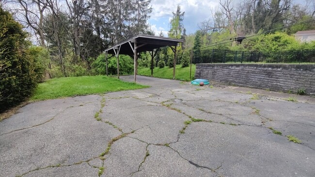 Building Photo - *Recently Updated 3BD/1BA Available for Re...
