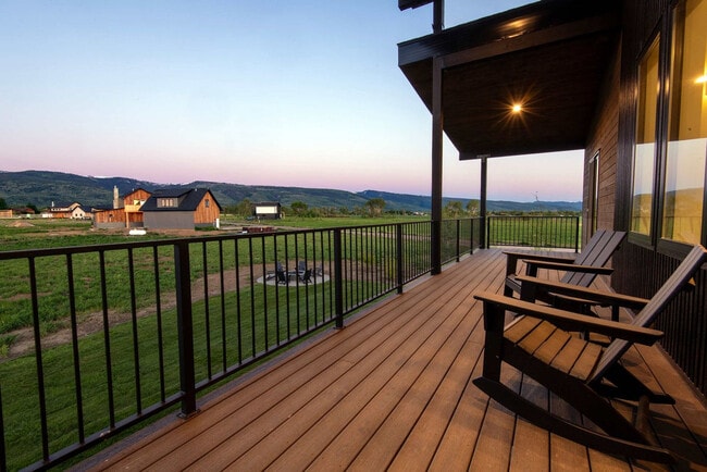 Building Photo - 1601 Jackrabbit Ln