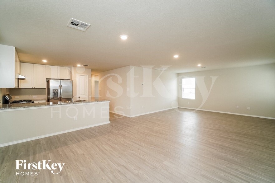 Building Photo - 9806 Littleton Grist