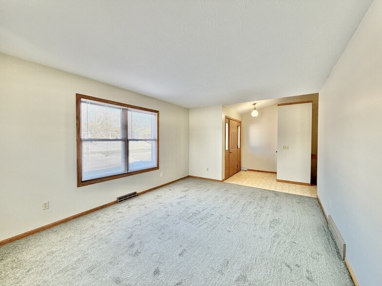 Building Photo - 3204 Westminster Rd