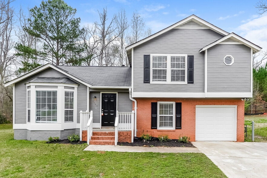 Primary Photo - 2443 Deep Shoals Cir