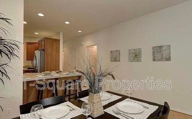 Building Photo - 1693 NE Juneberry St