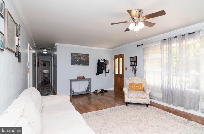 Building Photo - 44 Lexington Dr