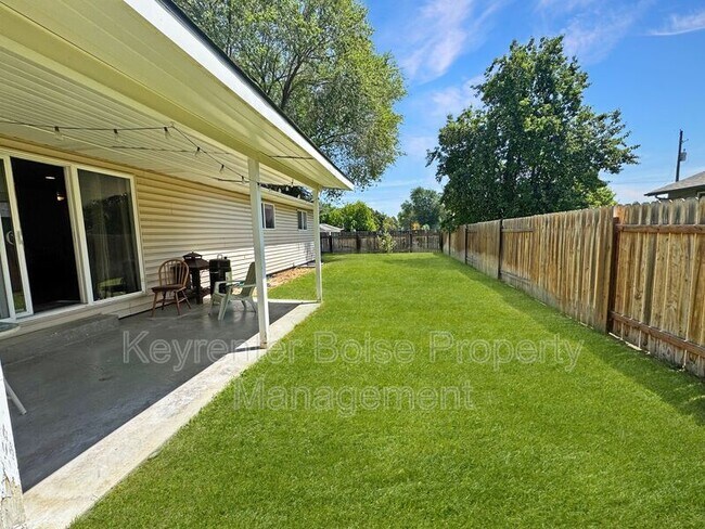 Building Photo - 5603 Centerbrook Dr