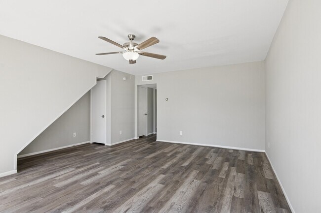 Building Photo - 9114 Kempwood Dr