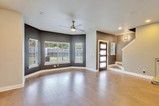 Building Photo - 2358 Wilson St