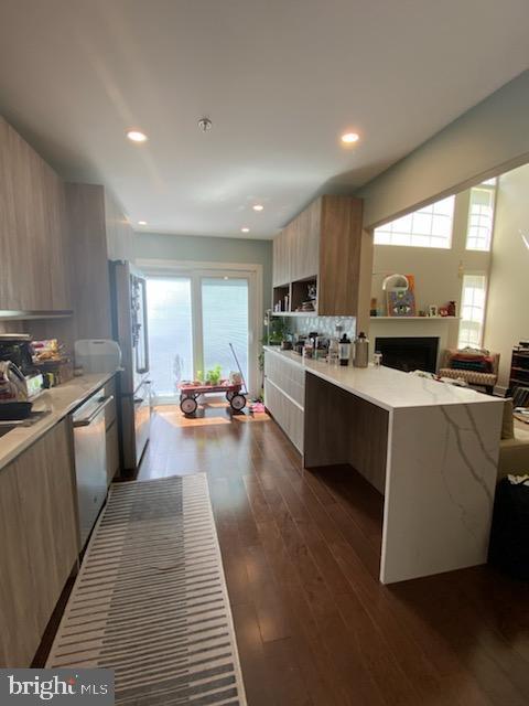 Building Photo - 805 Rosehill Dr