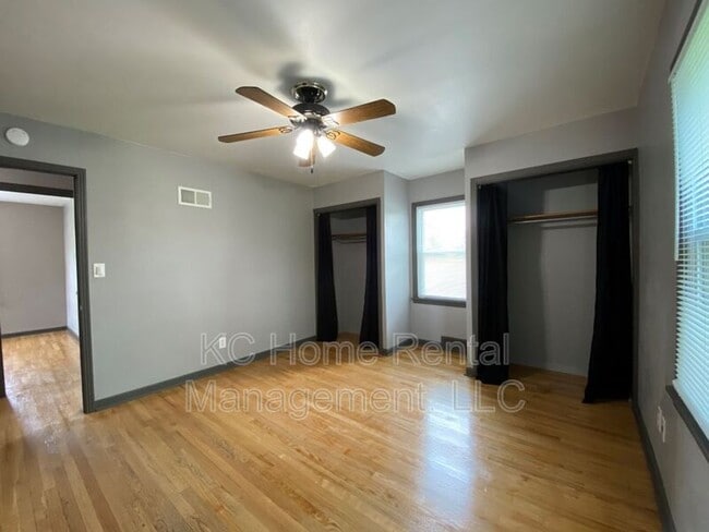 Building Photo - 1519 NE Englewood Rd