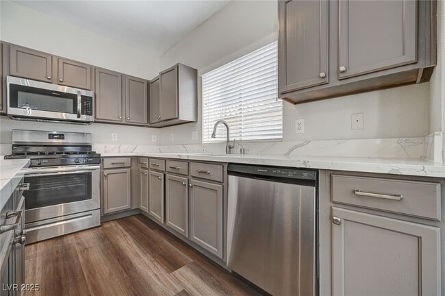 Building Photo - 421 Madison Taylor Pl