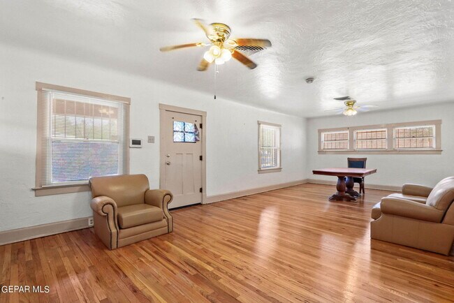 Building Photo - 2709 N Florence St