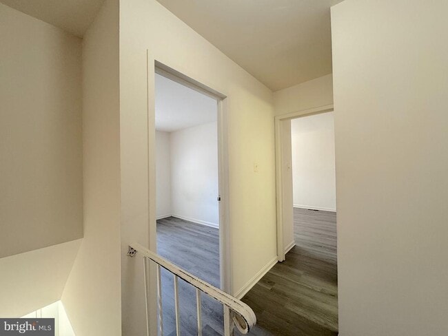 Building Photo - 8632 Walutes Cir