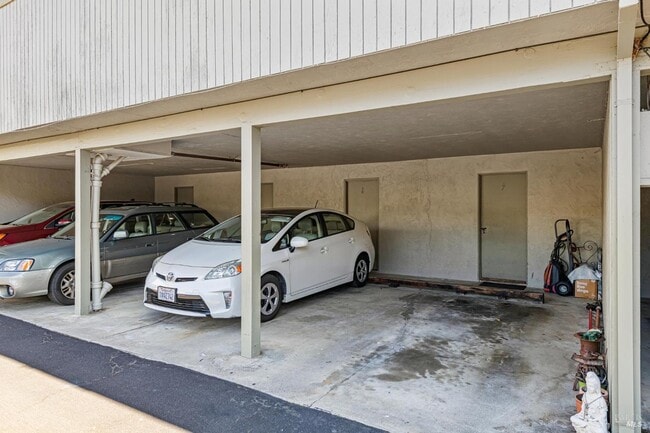 Building Photo - 83 Pixley Ave