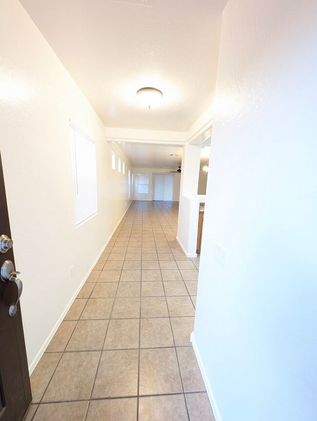 Building Photo - AVAILABLE NOW!!! - Roomy single story 4 bedroom home for rent in Pecan Creek!