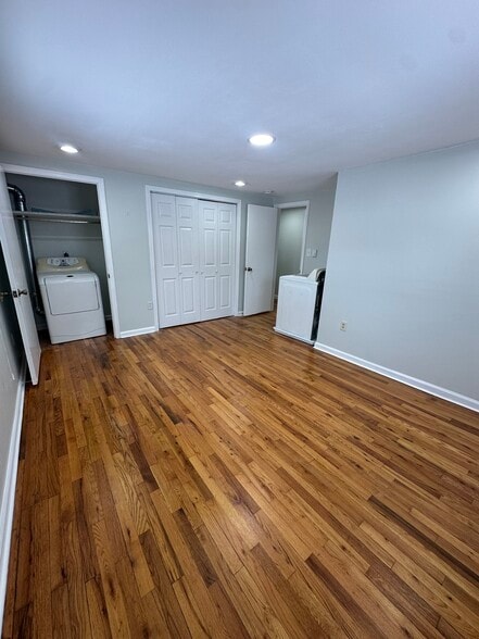 Building Photo - 211 Kent Rd