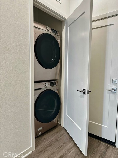 Building Photo - 220 Strike Dr