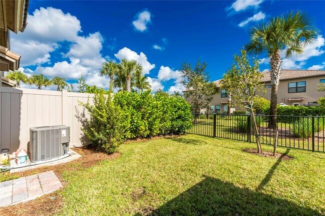 Building Photo - 4828 Chantilly Rd