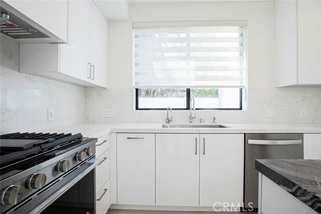 Building Photo - 6426 Varna Ave