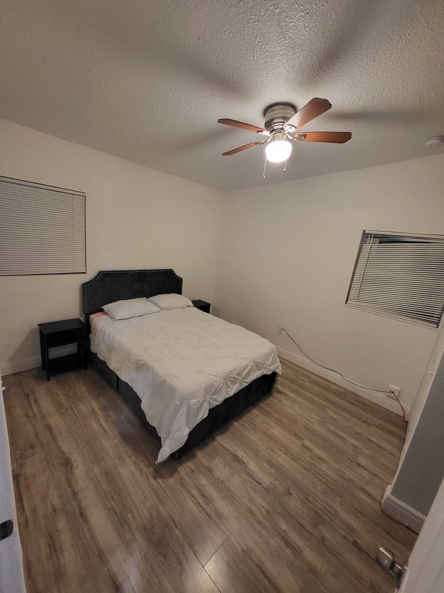 Building Photo - 802 Ferndell Rd