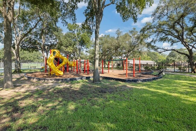 Building Photo - 22727 Smokey Hill Dr