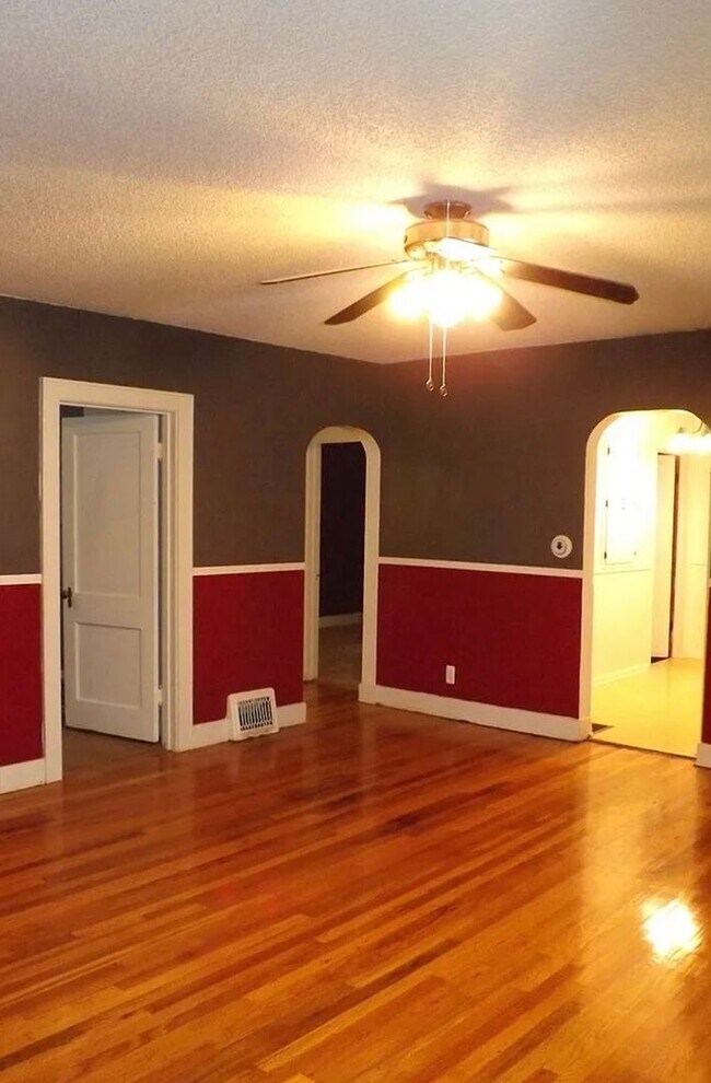 Building Photo - Call this home your HOME!