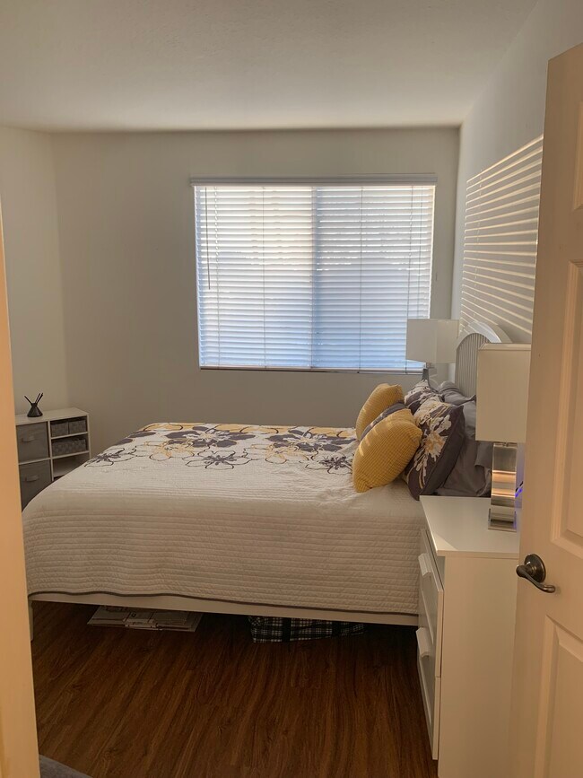 Building Photo - 20251 Cape Coral Ln