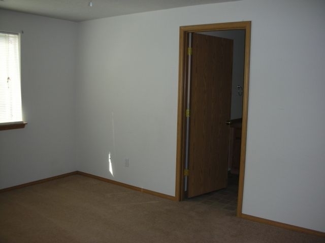 Building Photo - l802-l804