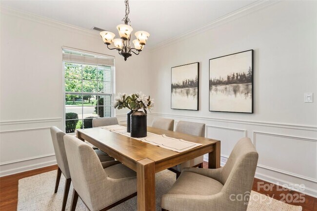 Building Photo - 2003 Red Carpet Ct