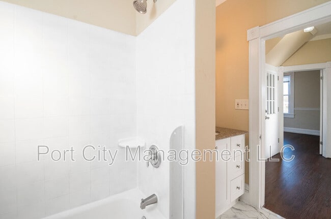 Building Photo - 5327 Wesley Ave