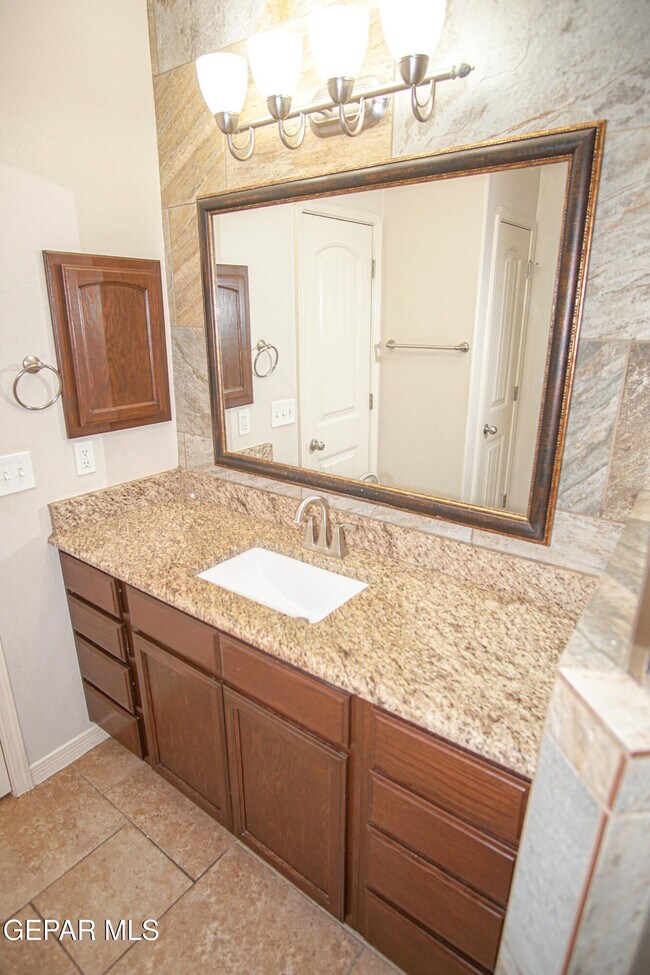 Building Photo - 14508 Smokey Point Dr