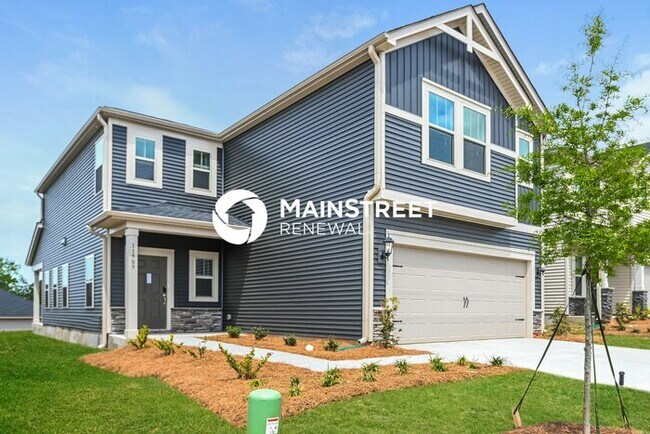 Building Photo - 4 Bedroom Pet-Friendly Home in Charlotte, NC with Main Street Renewal
