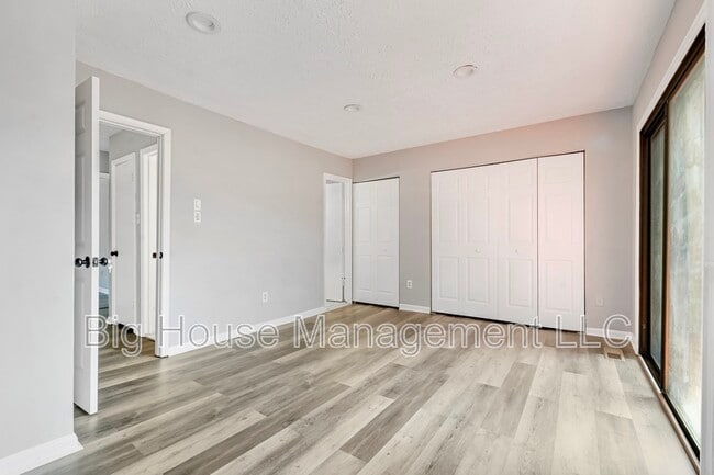 Building Photo - 9 Kings Wharf Pl