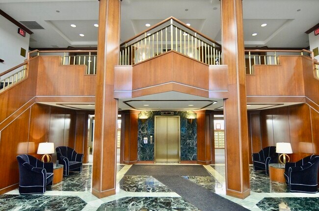 Building Photo - 1001 Marina Dr