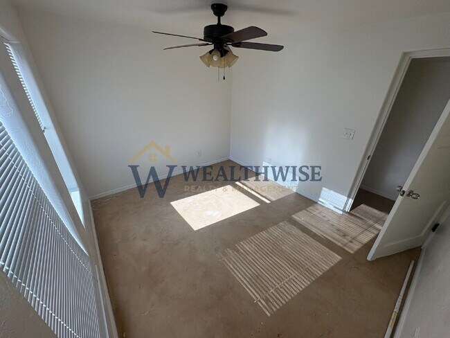 Building Photo - Freshly Remodeled 4 Bedroom 2 Bath Home for Rent 216 E Waverly St, Tucson, AZ 85705 $2400/ Month