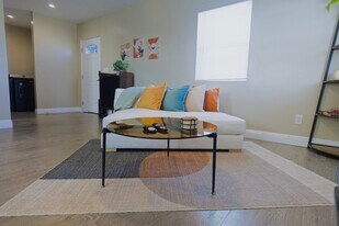 Building Photo - 5821 Madden Ave