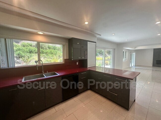 Building Photo - 4654 Galendo St