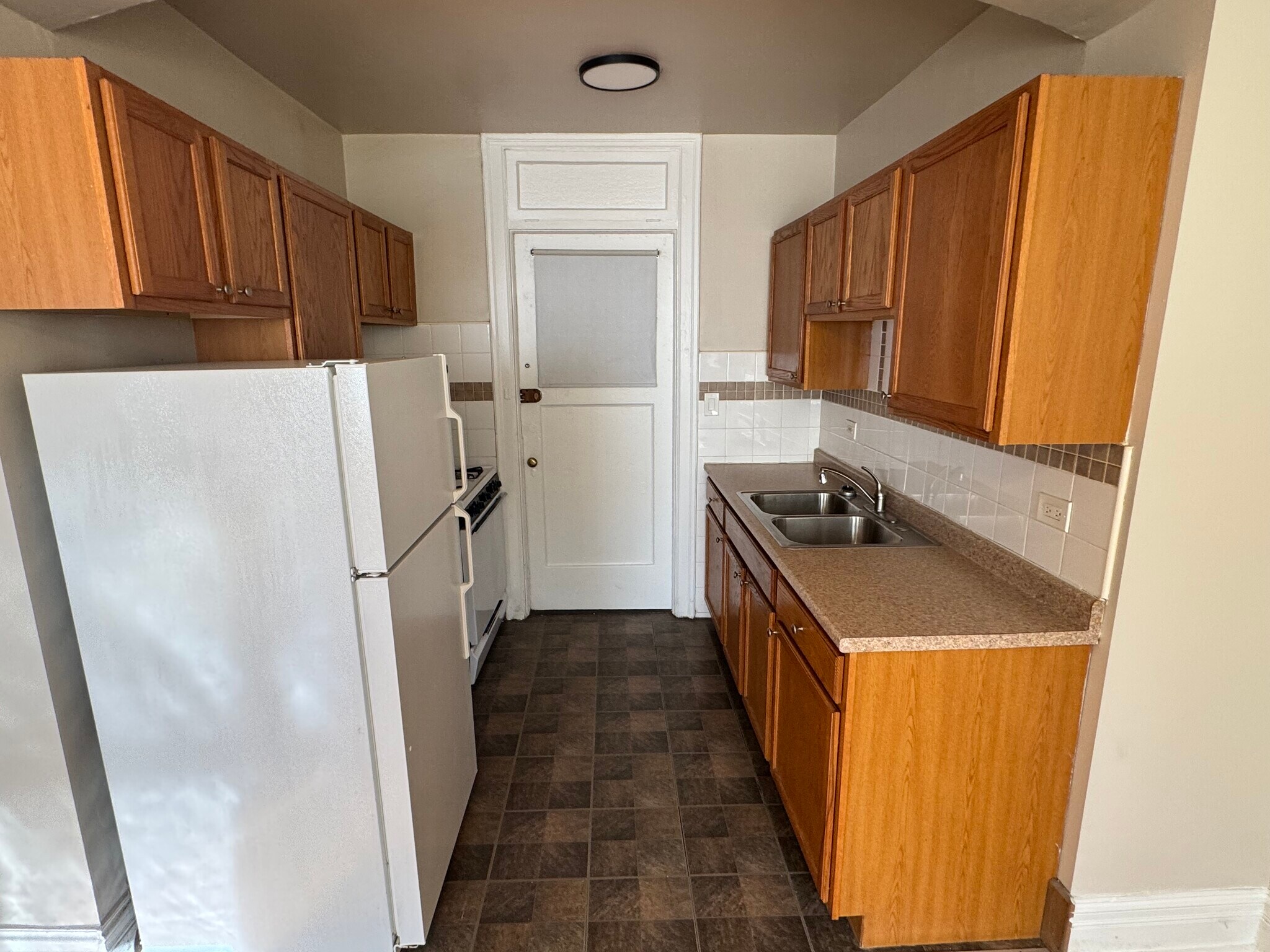 Building Photo - 7263-7271 S South Shore Dr