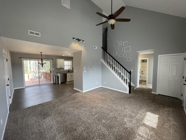 Building Photo - 1331 Middleneck Dr