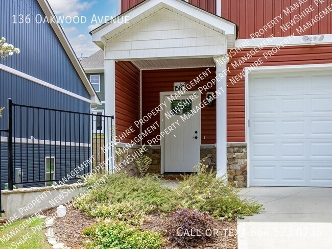 Building Photo - 136 Oakwood Ave